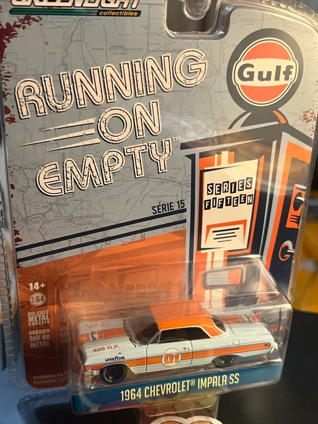 Greenlight 1964 Chevrolet Impala SS Gulf "Running on Empty" - photo 2