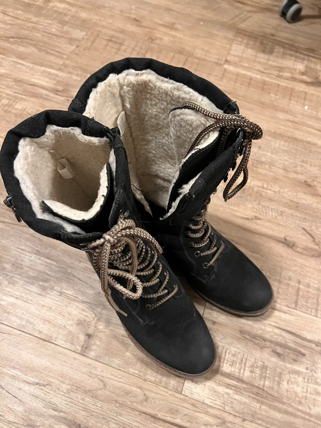 Black Lined Winter Boots