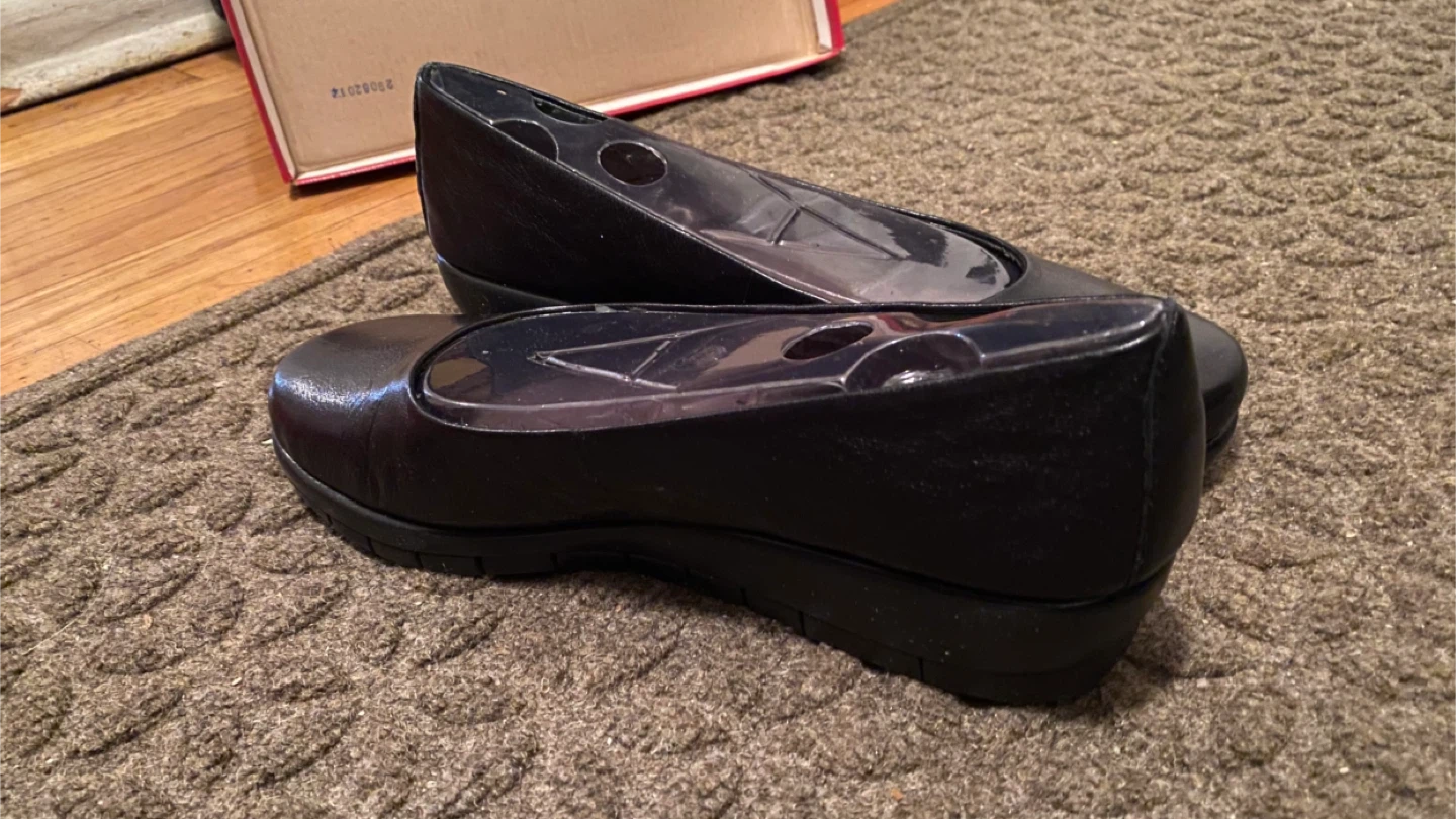 Aerosoles Women's Black Leather Lantern Ballet Flats Size 9.5M - photo 2