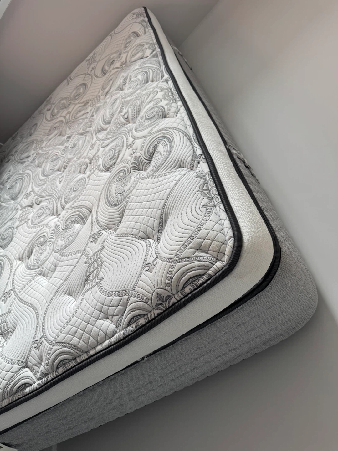 Kingsdown Ireland Queen Mattress