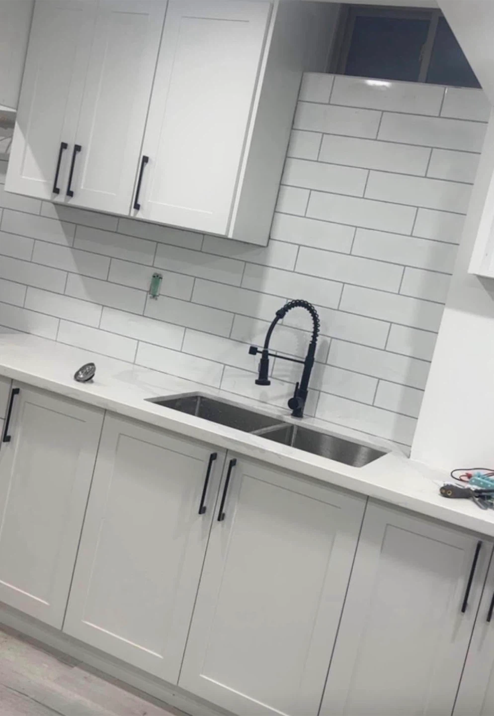 One bedroom in a shared basement apartment - photo 4