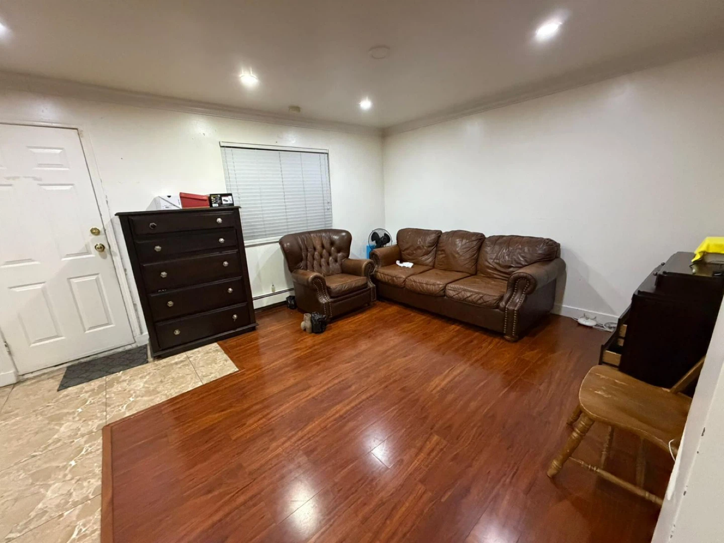 Need One Girl For Private Room