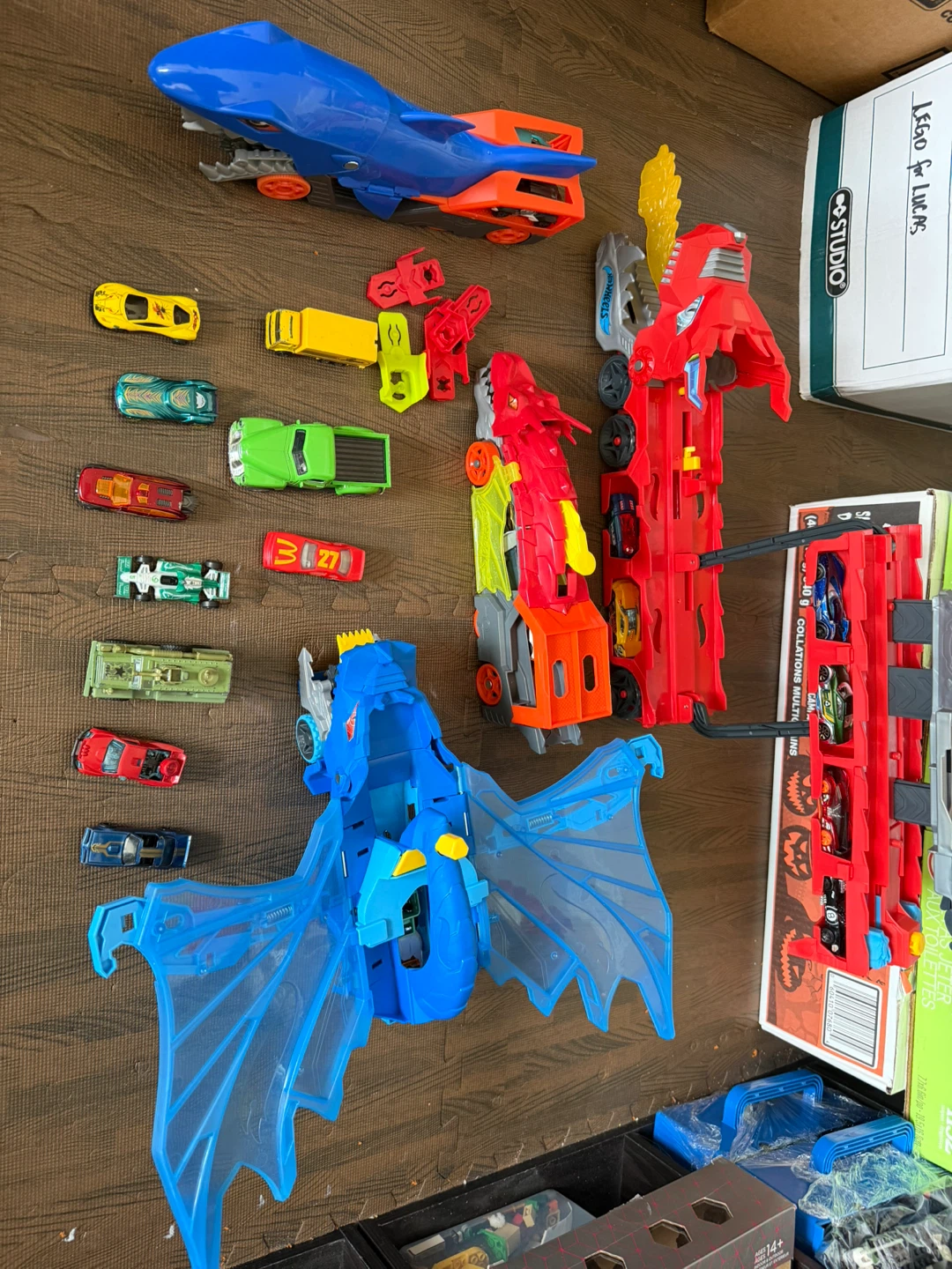 Hot Wheels Dragon Hauler and Multiple Cars - photo 3