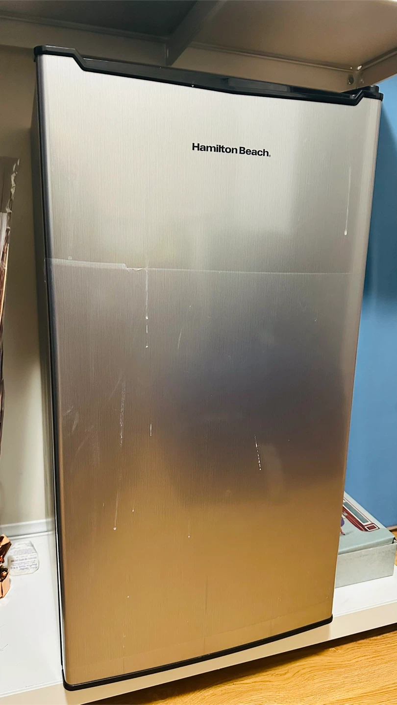 Hamilton Beach Mini Fridge - photo 2