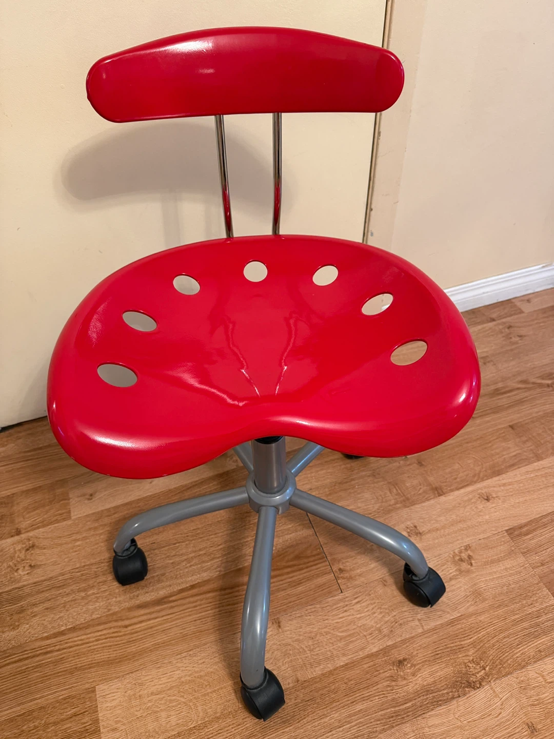 Red Adjustable Office Chair