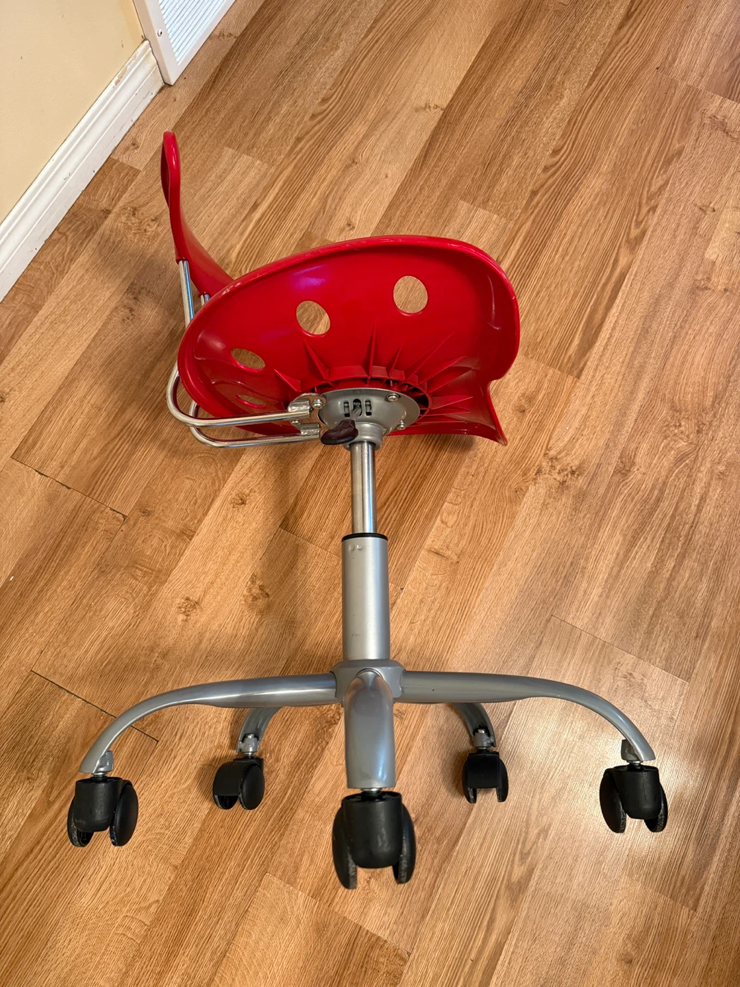 Red Adjustable Office Chair - photo 2
