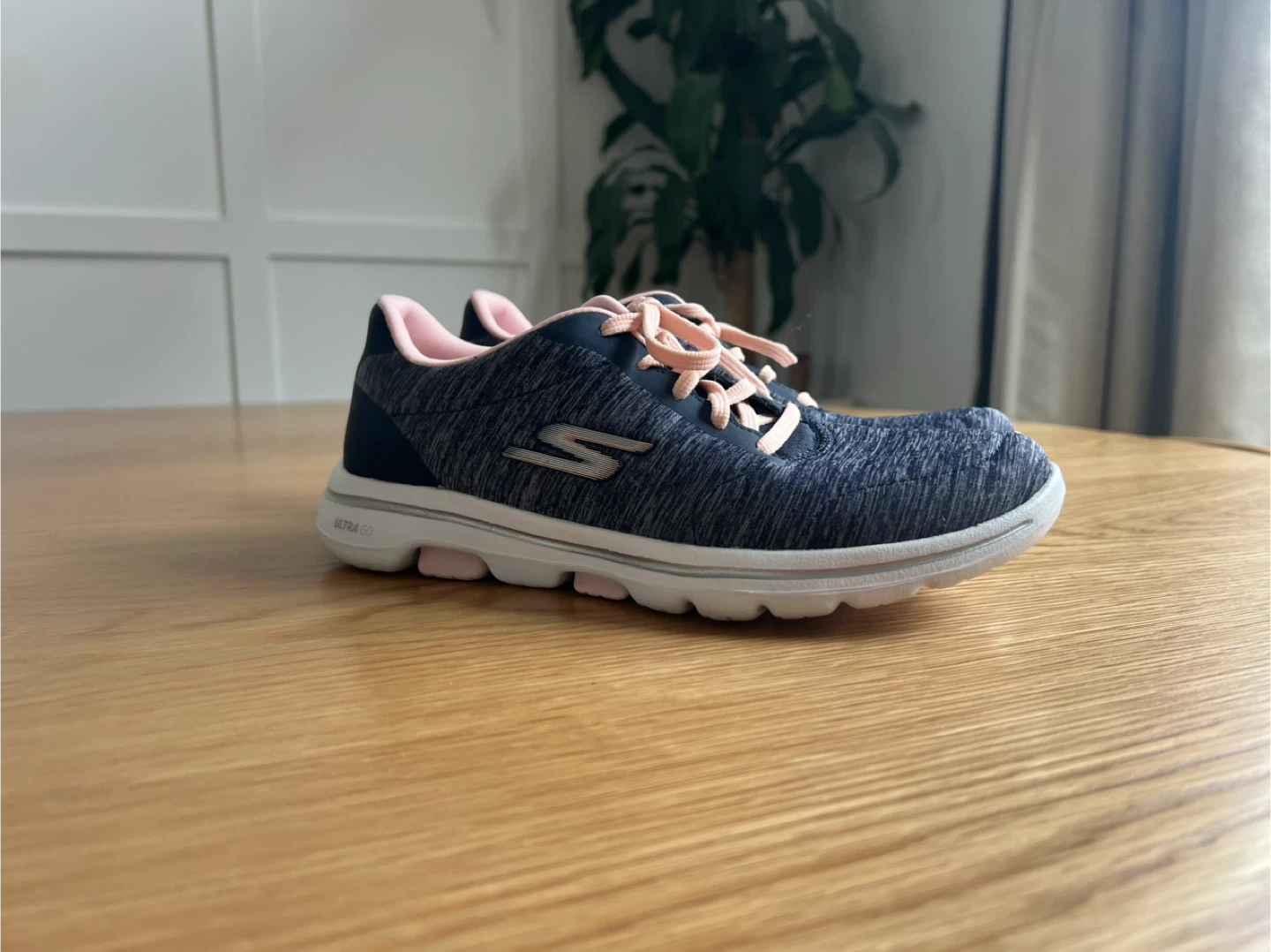 Skechers Go Walk Women's Sneakers Size 8.5 Blue Pink - photo 2