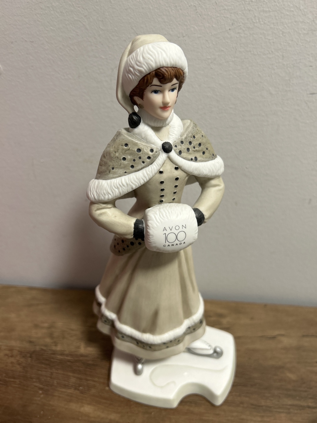 Avon 100th Anniversary President's Recognition Award Figurine - photo 5