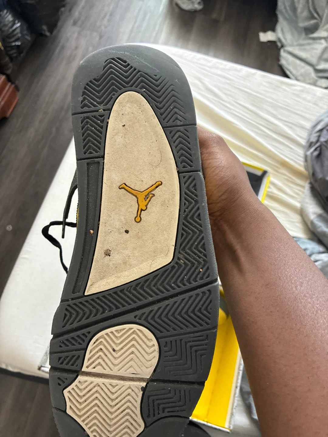 Air Jordan 4 "Lightning" Sneakers - photo 4