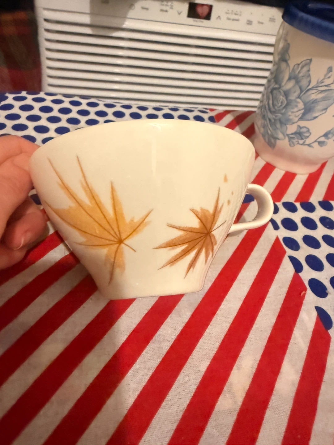 Maple Leaf Design mug
