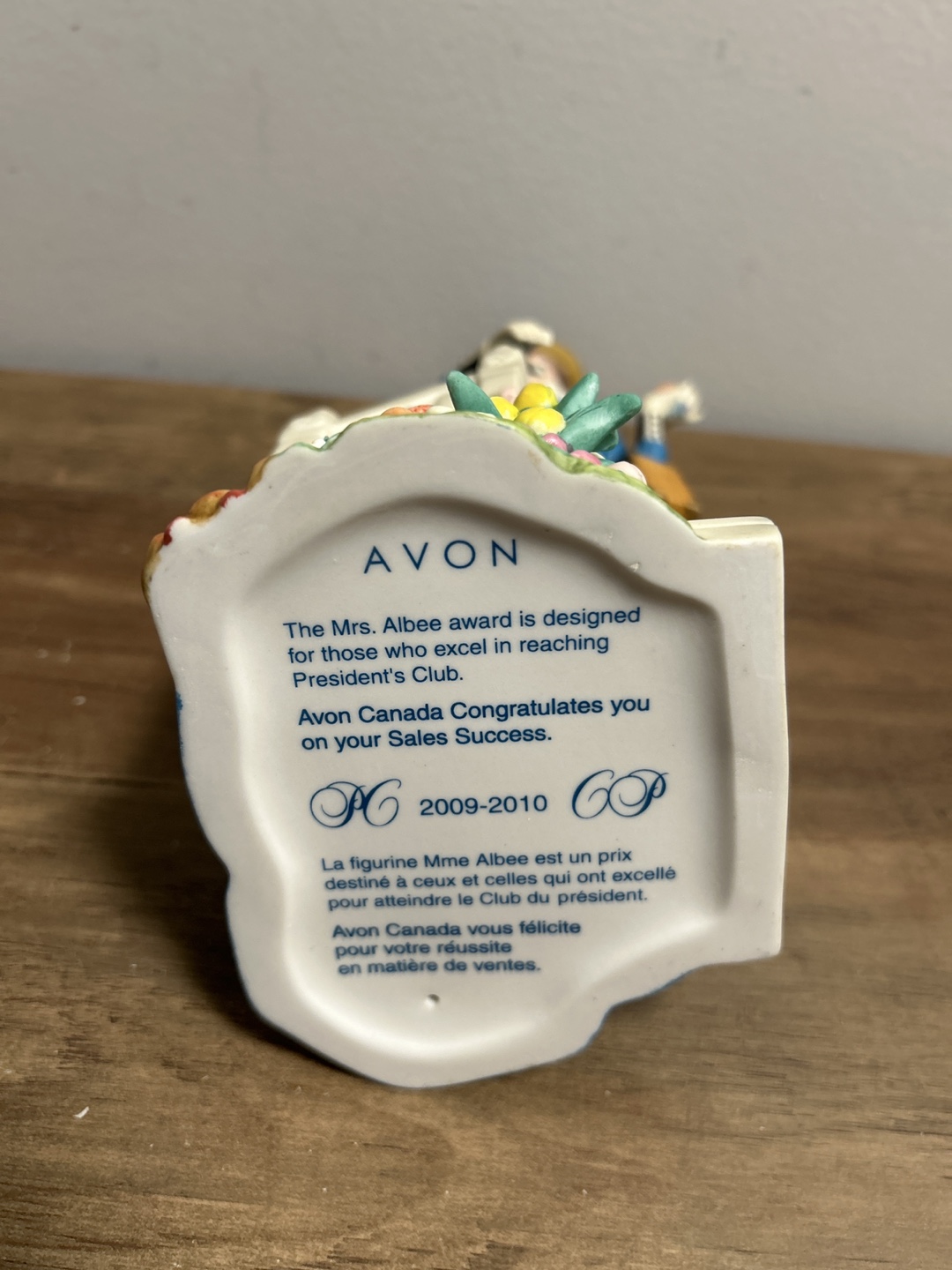 Avon President's Club 2009-2010 Mrs. Albee Figurine - photo 4