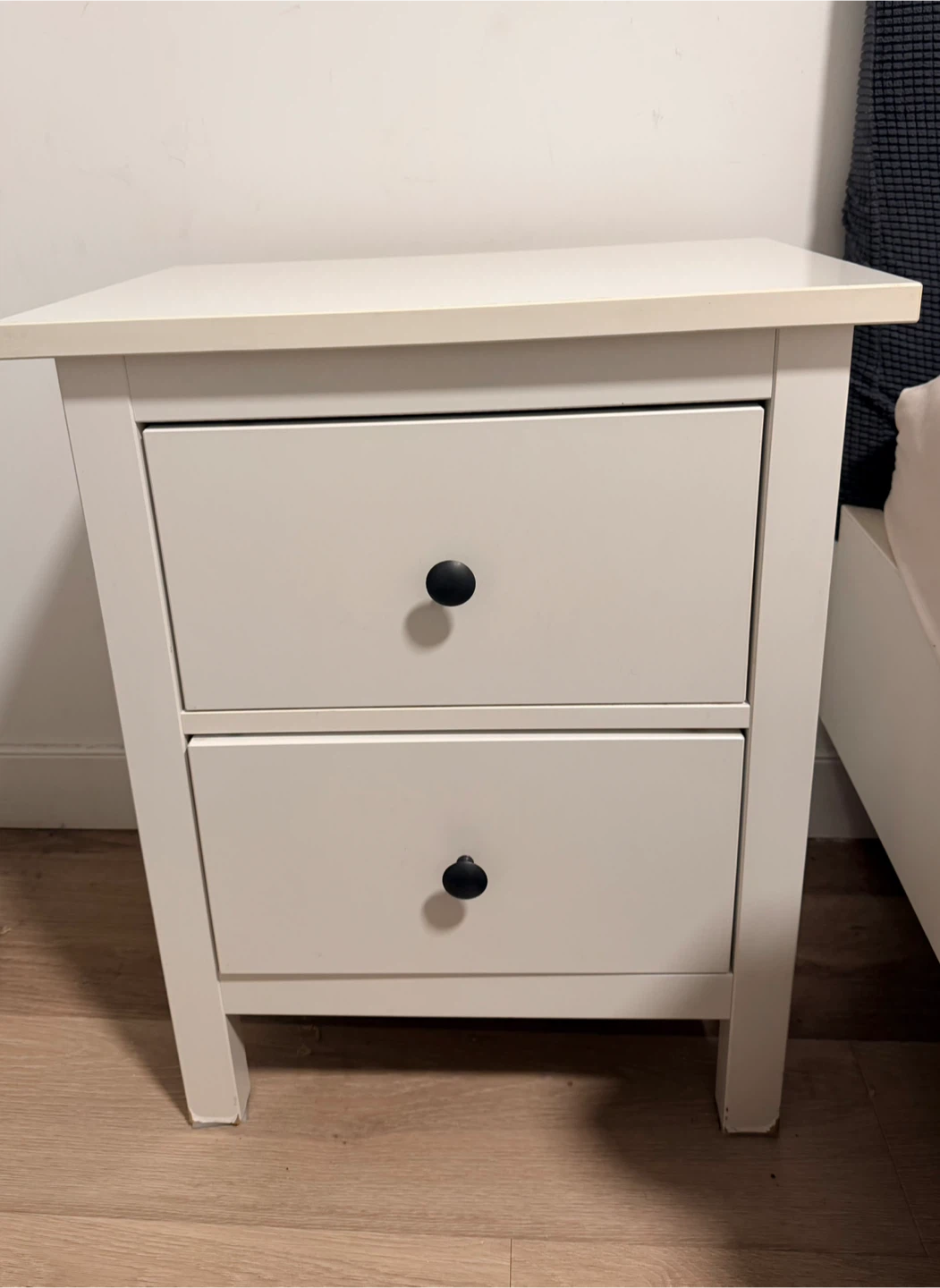 White 2-Drawer Nightstand
