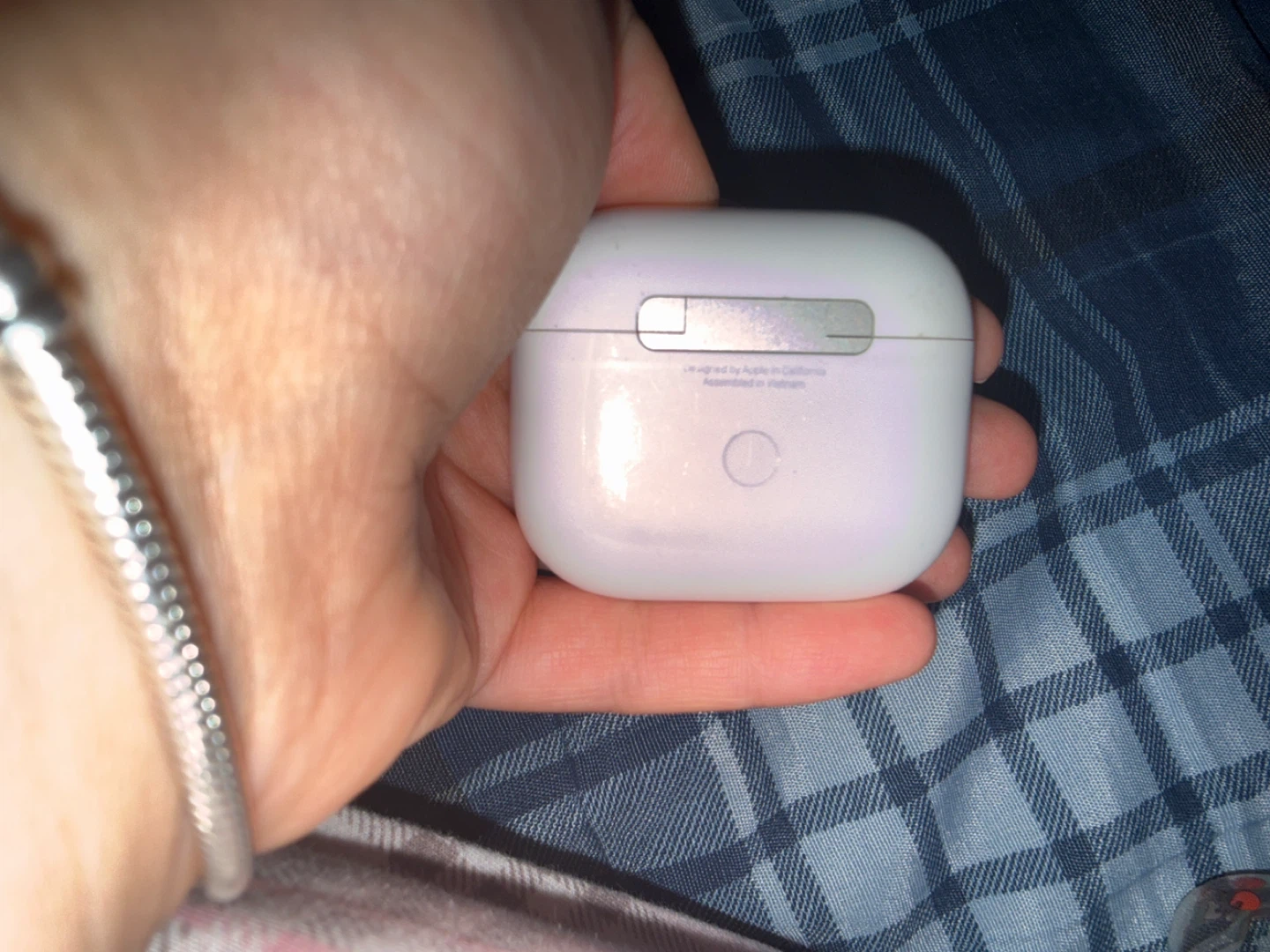 Apple AirPods 3 Charging Case - photo 3