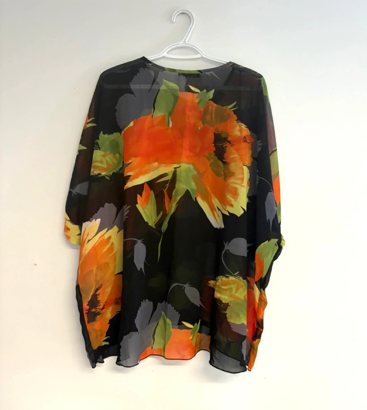 Woman's Sheer Floral Blouse ! - photo 2