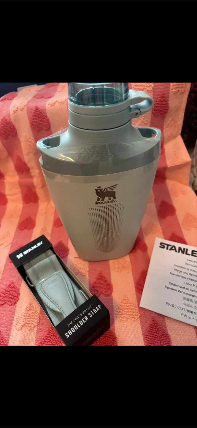 Stanley Cross Bottle 23 oz