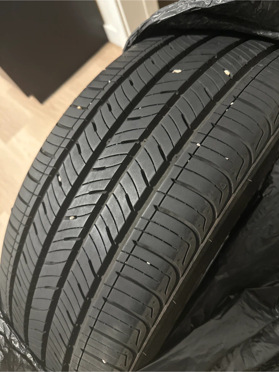 Tire 215/55 R17 94V - photo 4