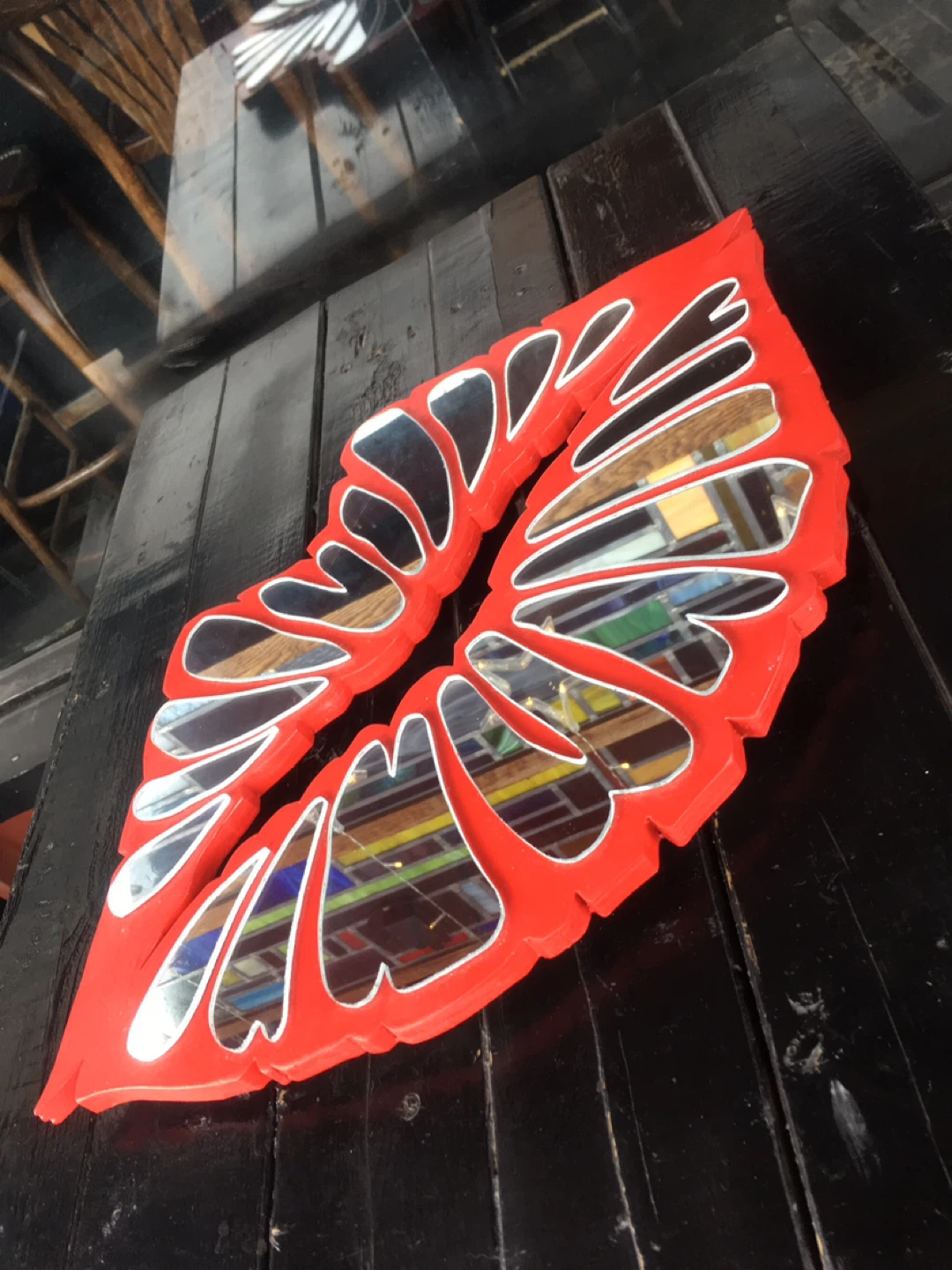 Lip shaped decorative mirror wall art