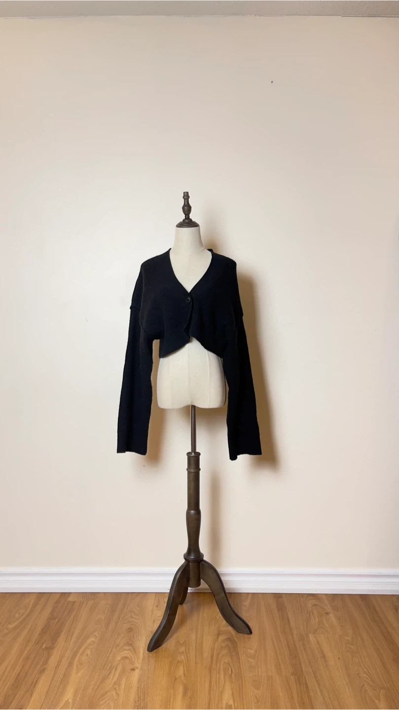 Black Cropped Cardigan