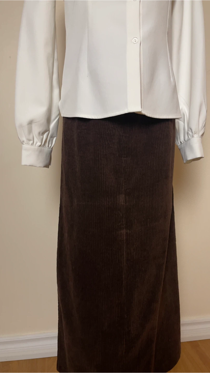 White Button-Up Blouse and brown skirt - photo 4