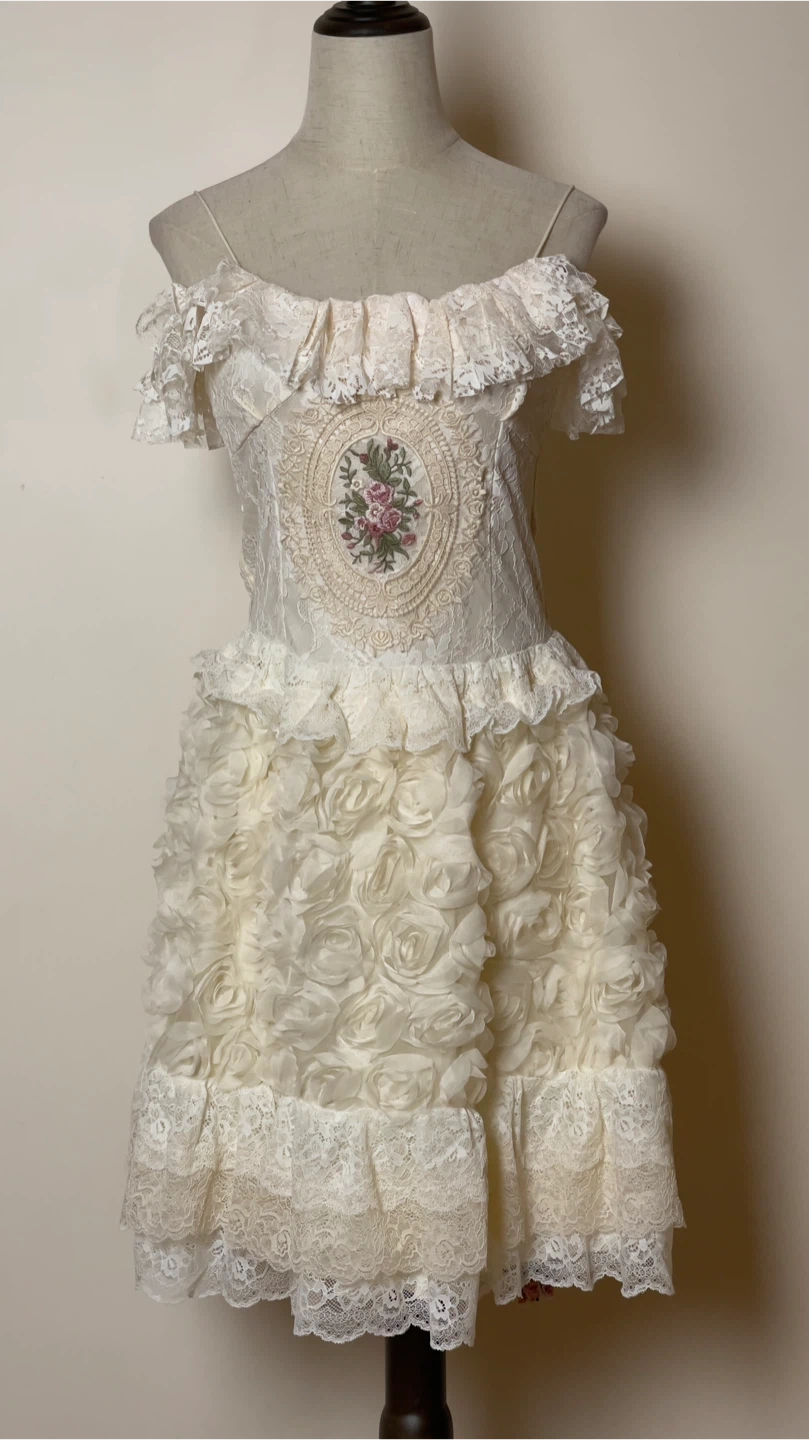 Cream floral applique lace trim dress - photo 3