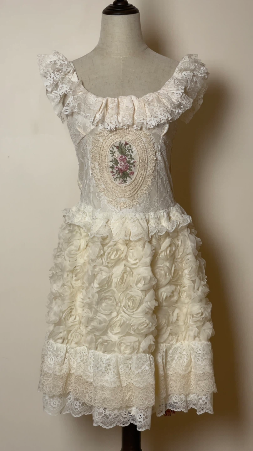 Cream floral applique lace trim dress