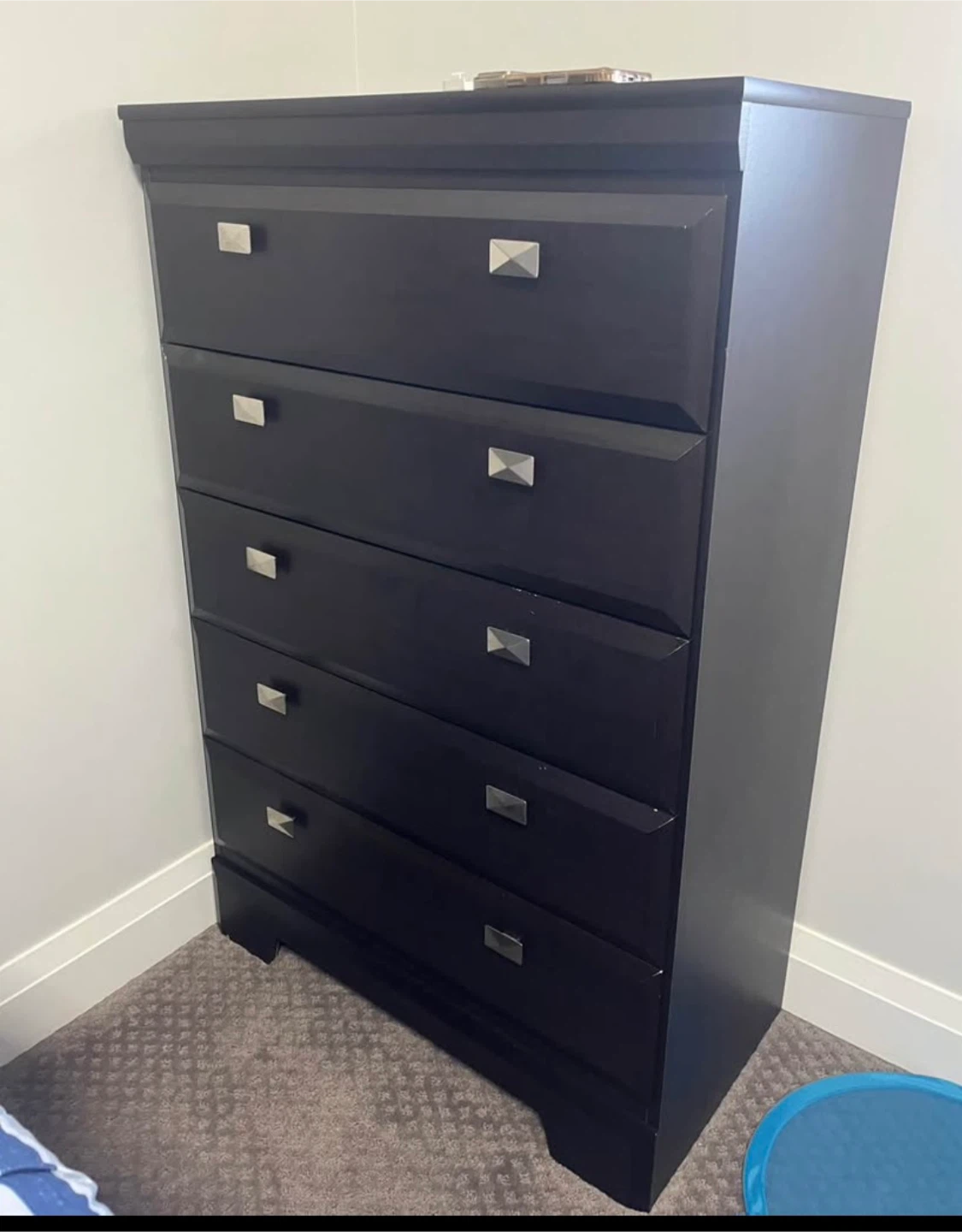 Black 5-Drawer Dresser