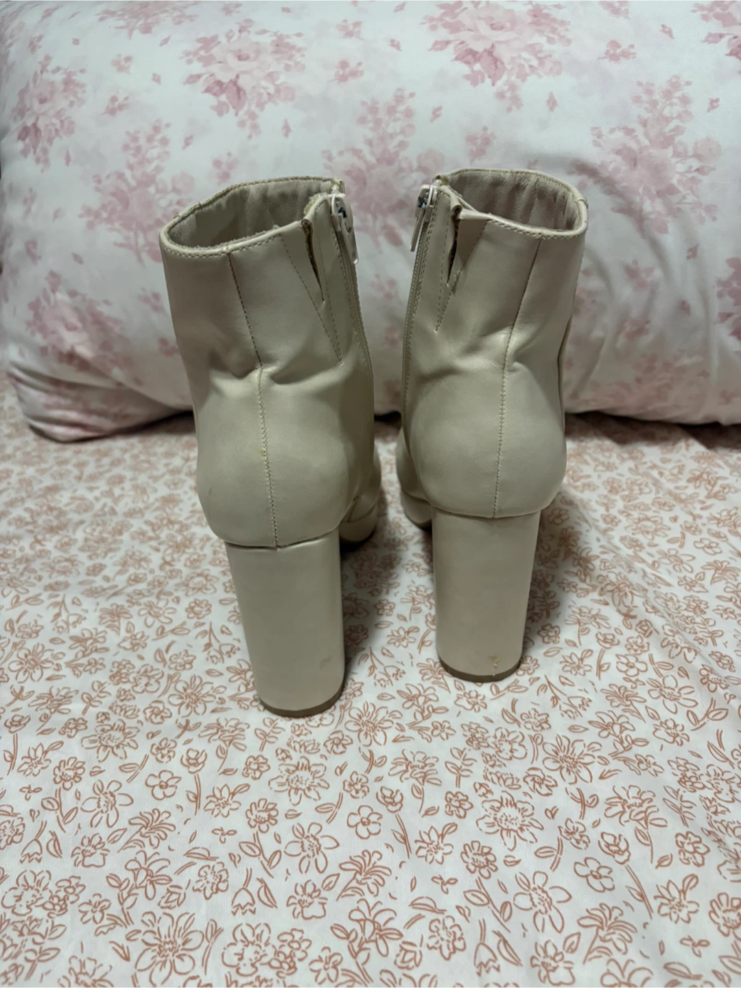 Cream ankle Heel Boots - photo 3