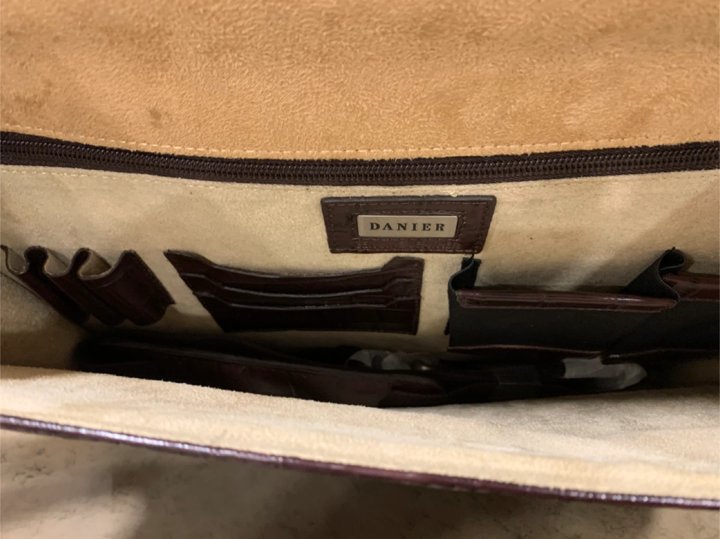 Alligator Pattern Business Bag Briefcase Danier Leather (NEW) - photo 5