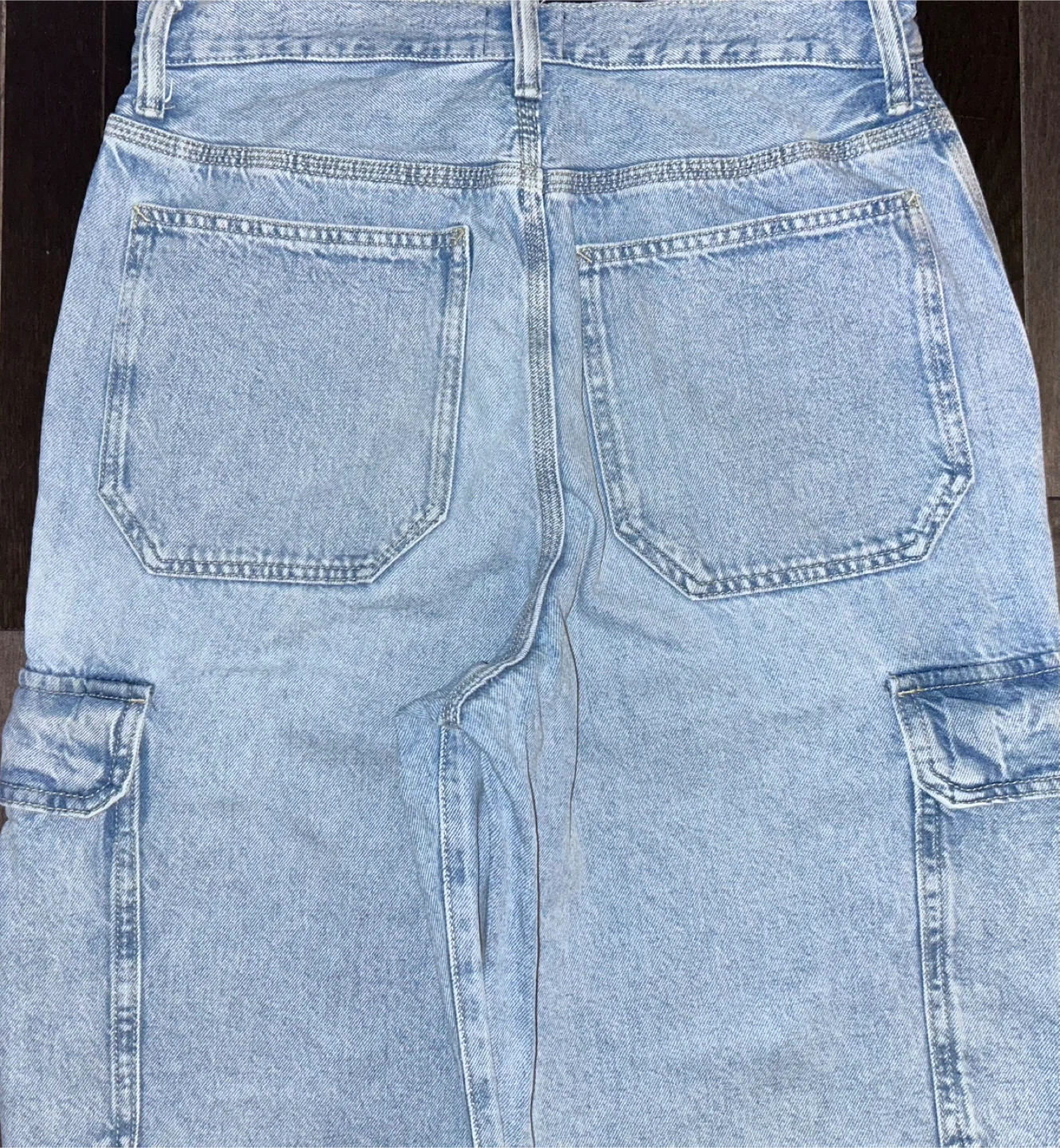 H&M Baggy Fit Light Wash Denim Cargo Pants - photo 2