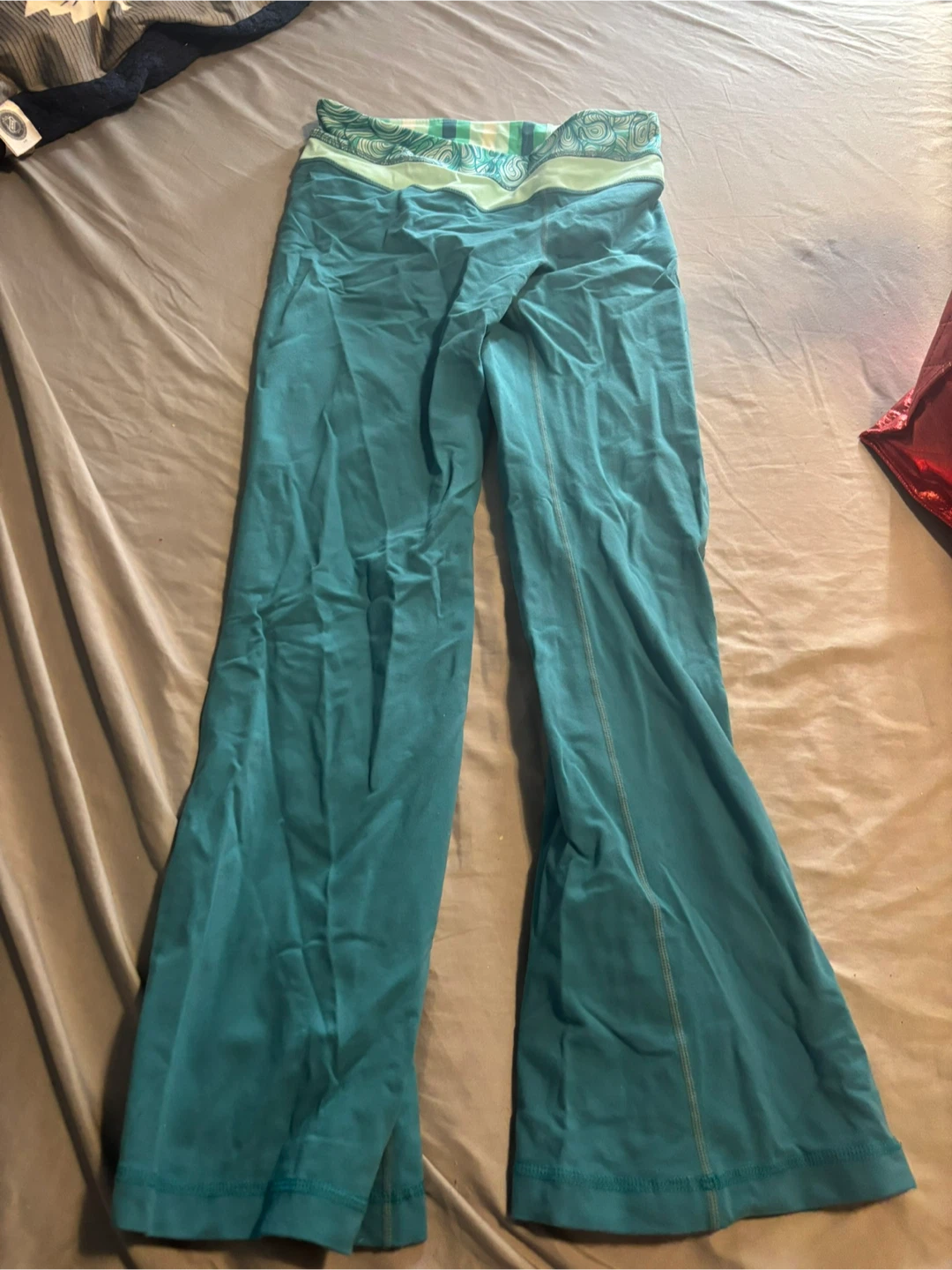 Lululemon Yoga Pants Size 6 Teal Flare