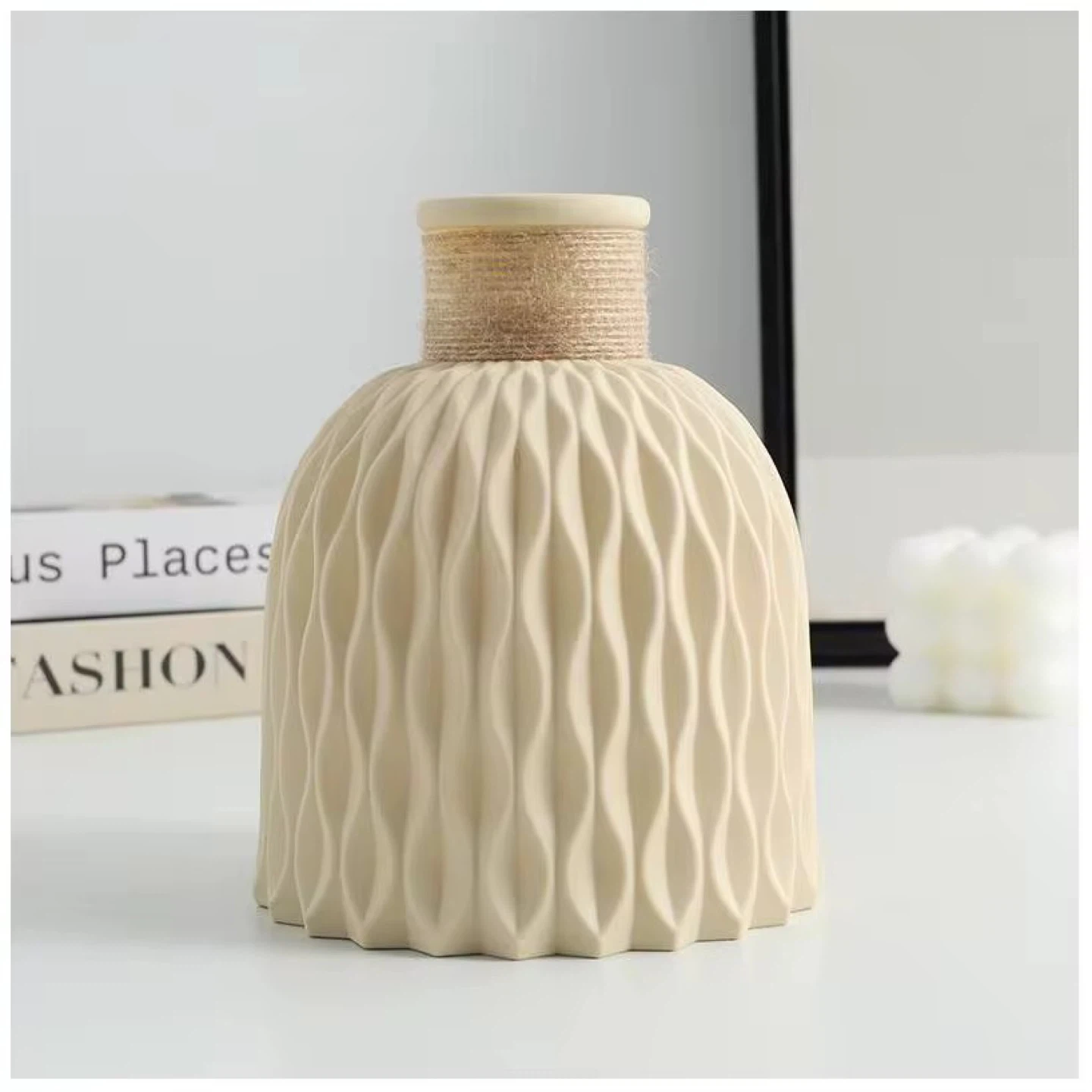 Flower vase - Home decoration