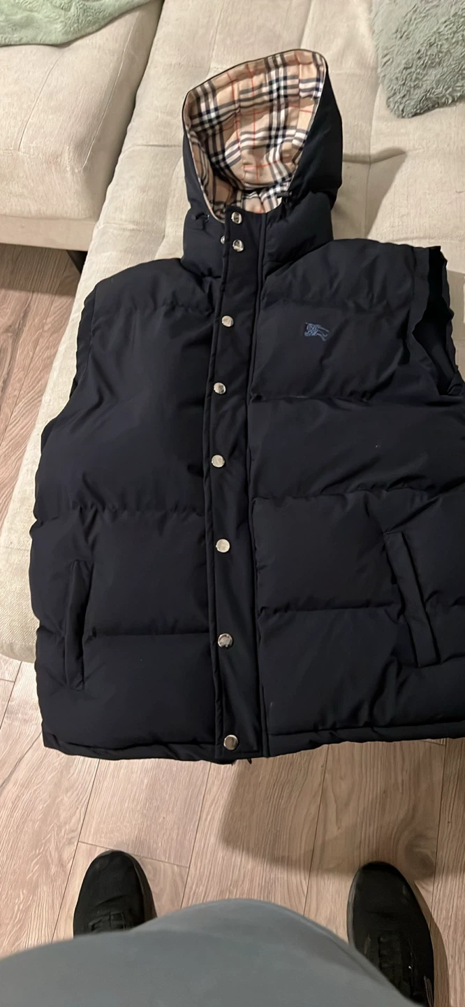Burberry London Puffer Vest XXL It's Lxx but fits like a size L - photo 2