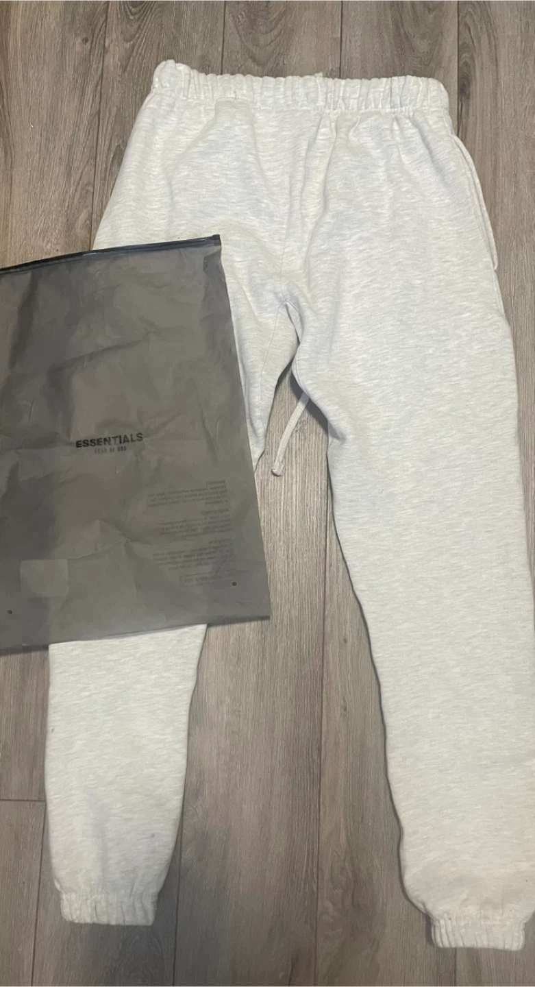 Fear of God ESSENTIALS Sweatpants Light Oatmeal - photo 2
