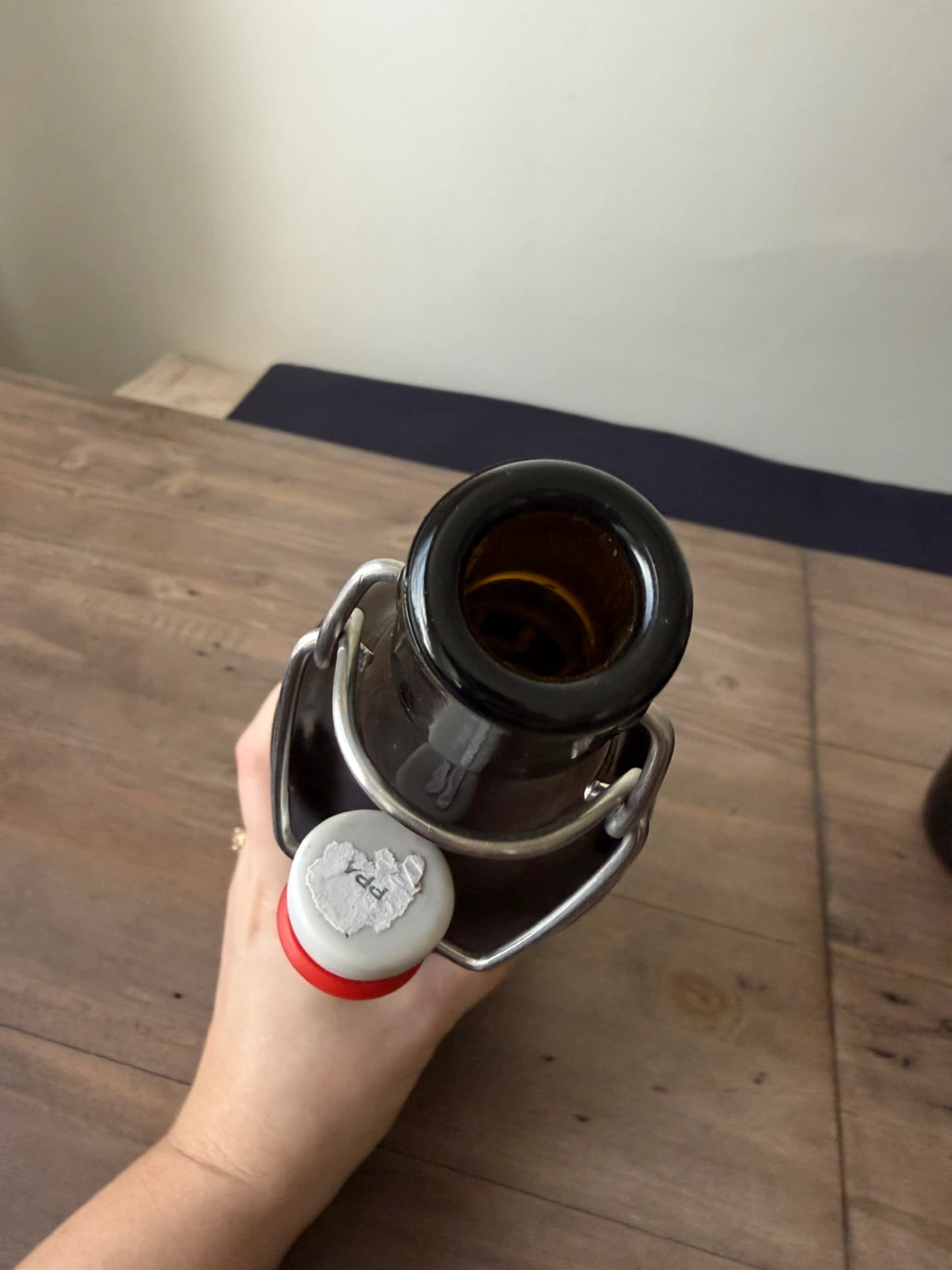 1-litre Brassneck pop-top bottle - photo 3
