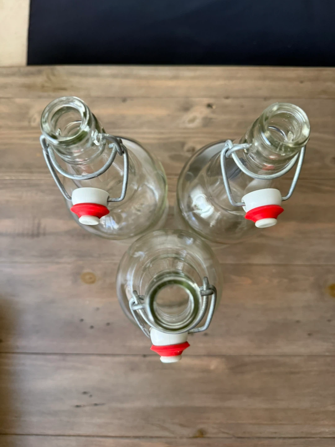 Set of x3 clear 1L pop-top bottles - photo 3