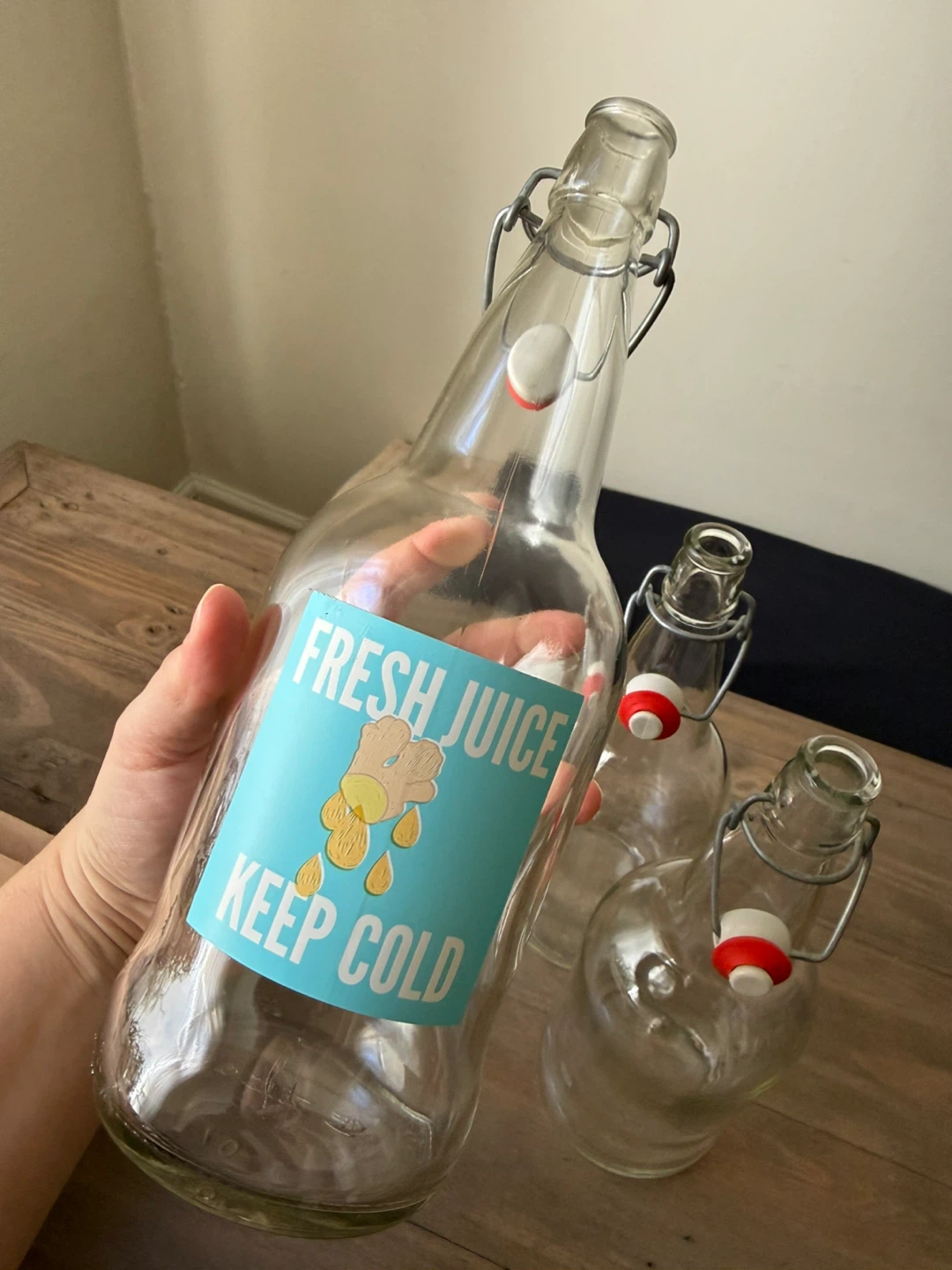 Set of x3 clear 1L pop-top bottles - photo 4