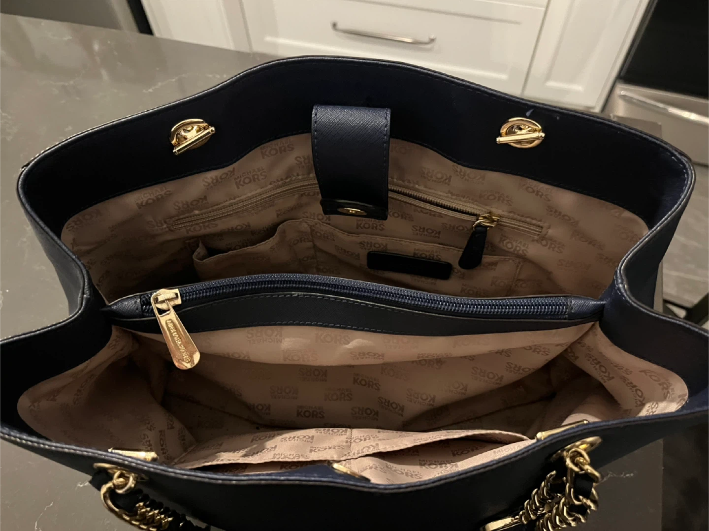 Michael Kors Dark Blue Handbag - photo 2