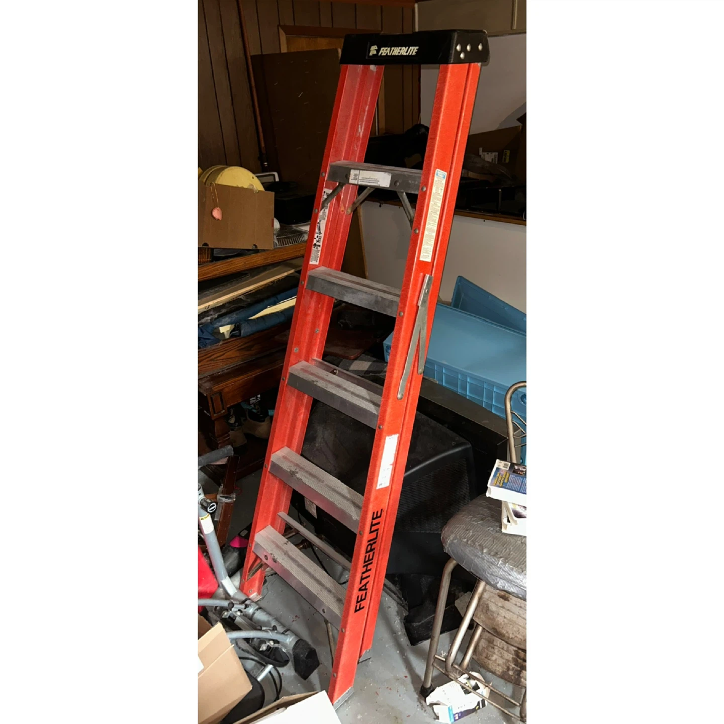 Featherlite Fiberglass 6ft Ladder – Heavy Duty