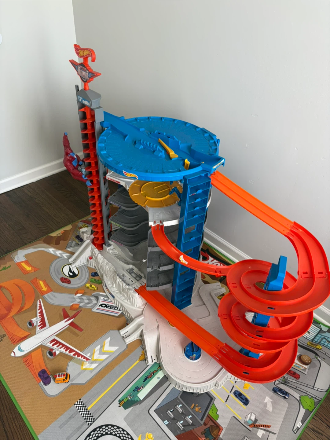 Hot Wheels Super Ultimate Garage Playset - photo 3