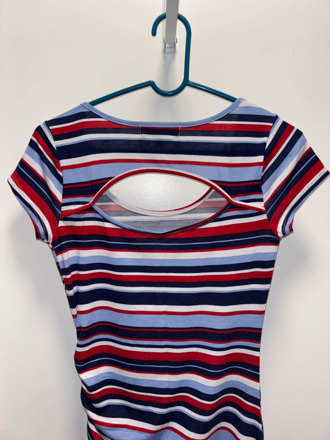 Almost Famous Striped Cutout Dress Size M - photo 4