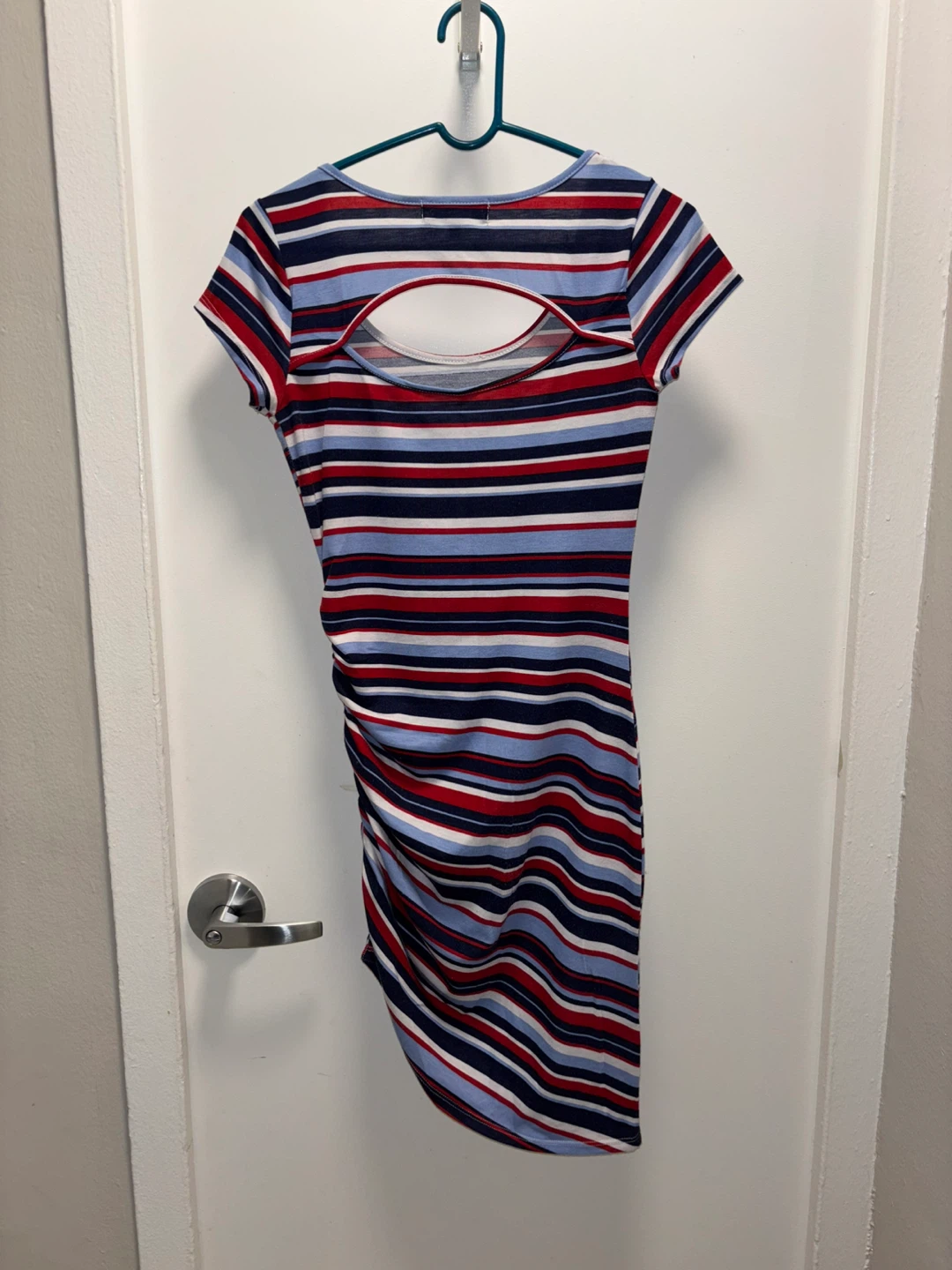 Almost Famous Striped Cutout Dress Size M - photo 3