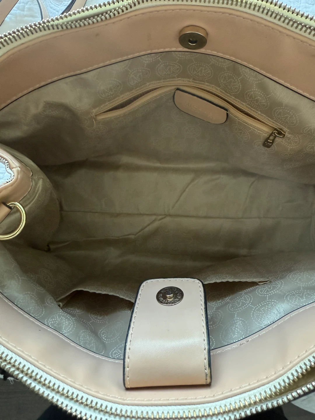 Michael Kors Signature Logo Tote Bag - photo 2