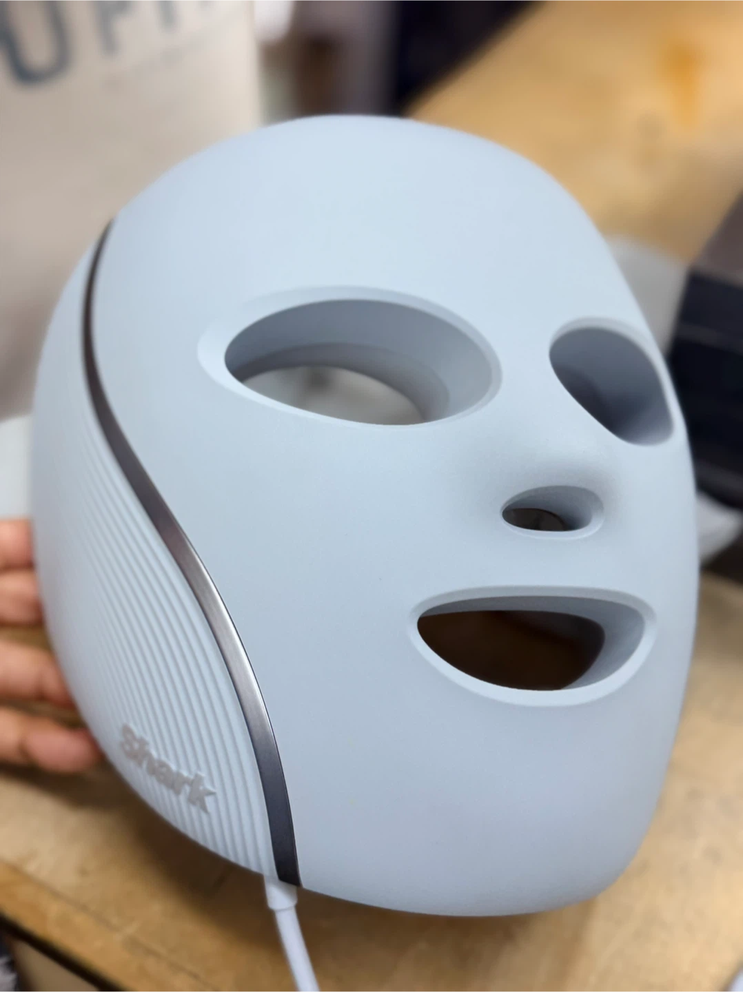 Shark CryoGlow LED Face Mask - photo 2