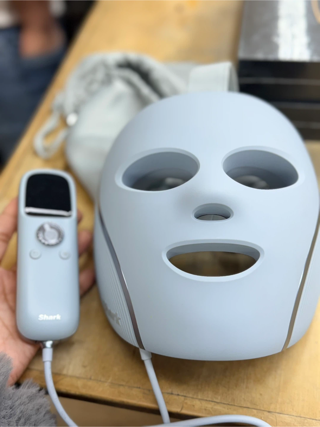 Shark CryoGlow LED Face Mask - photo 3