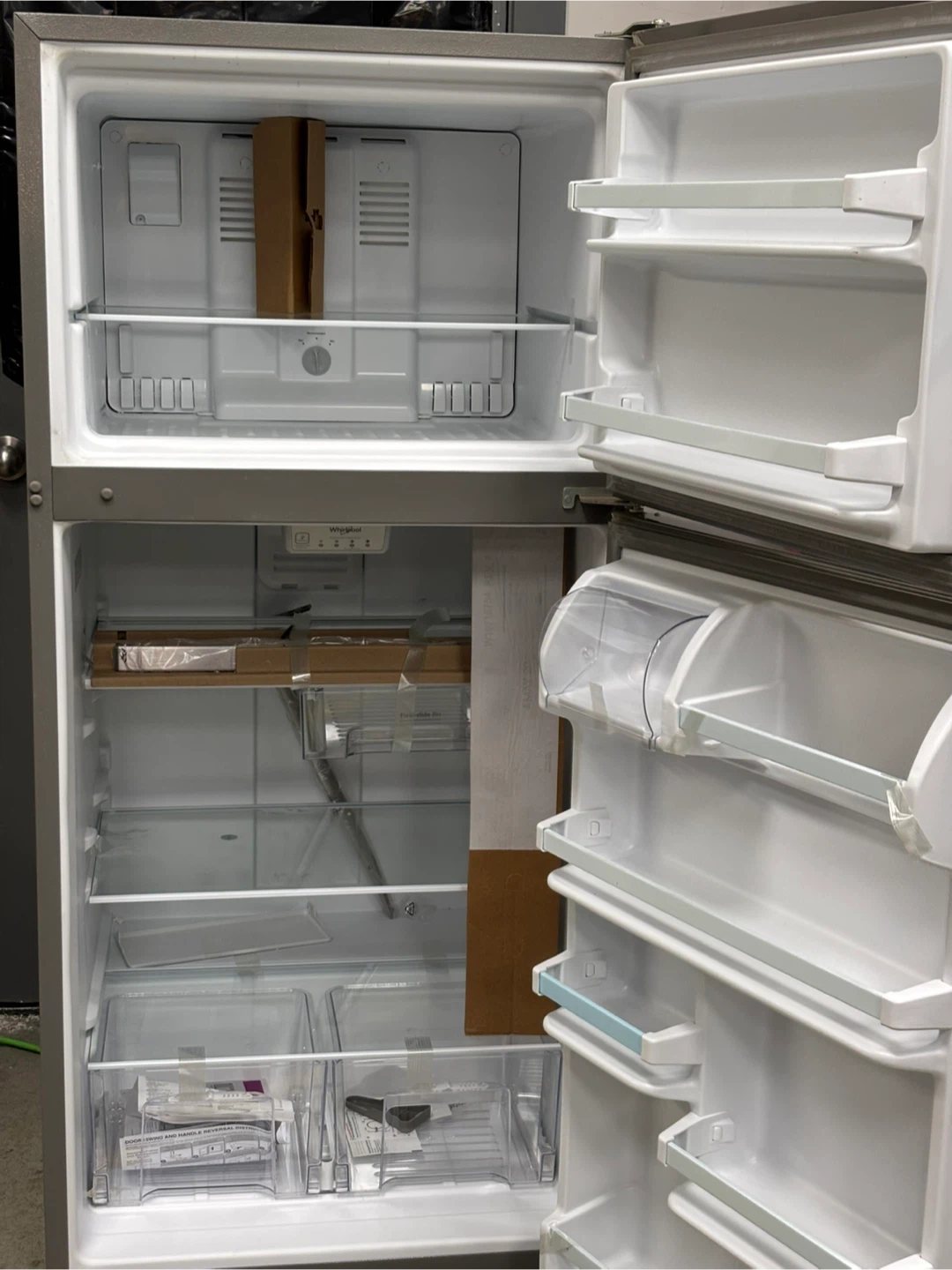 Whirlpool Top Freezer Refrigerator - photo 2