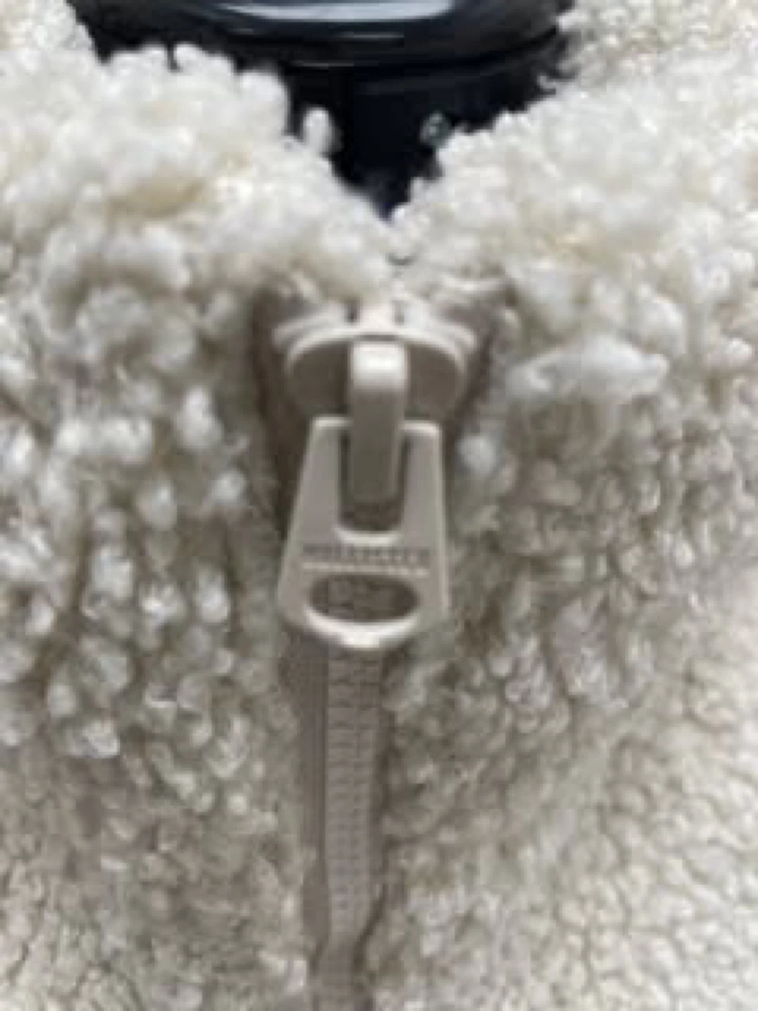 Hollister Sherpa Puffer Vest Size M - photo 3