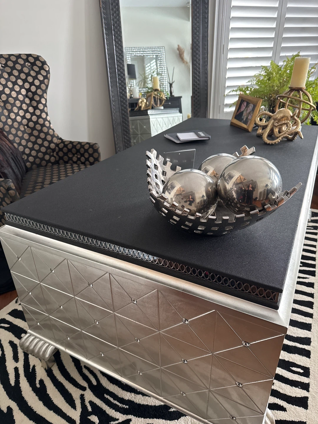 Silver and Black Desk with Decorative Trim - photo 3