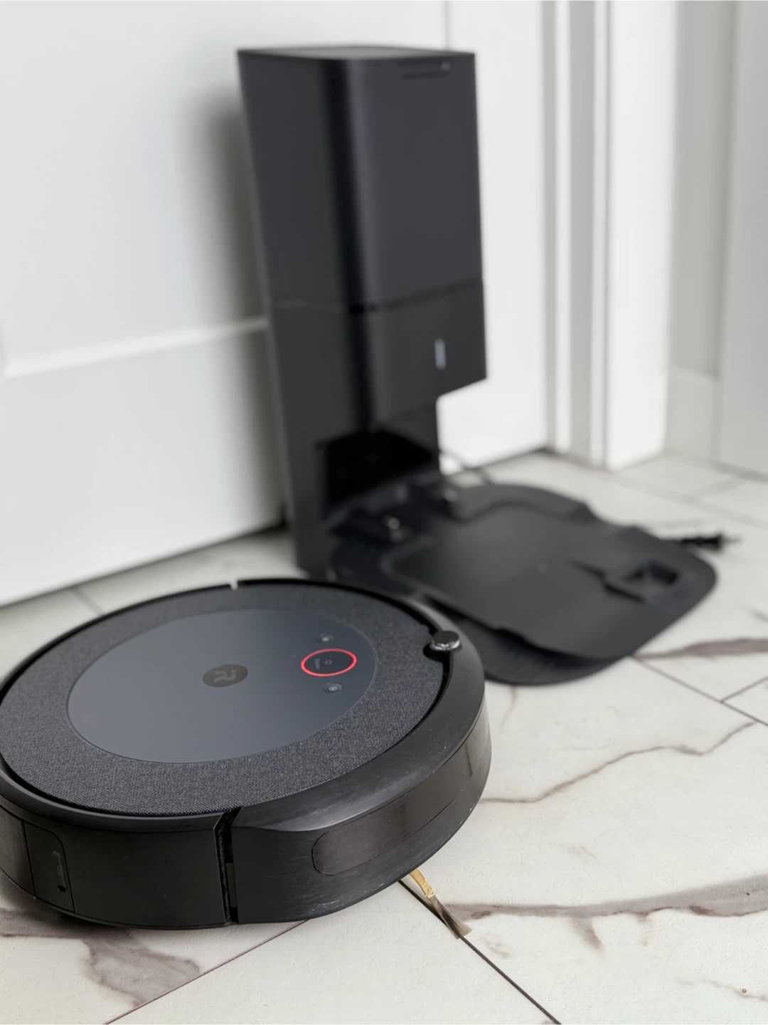 iRobot Roomba Robot Vacuum with Self-Emptying Base