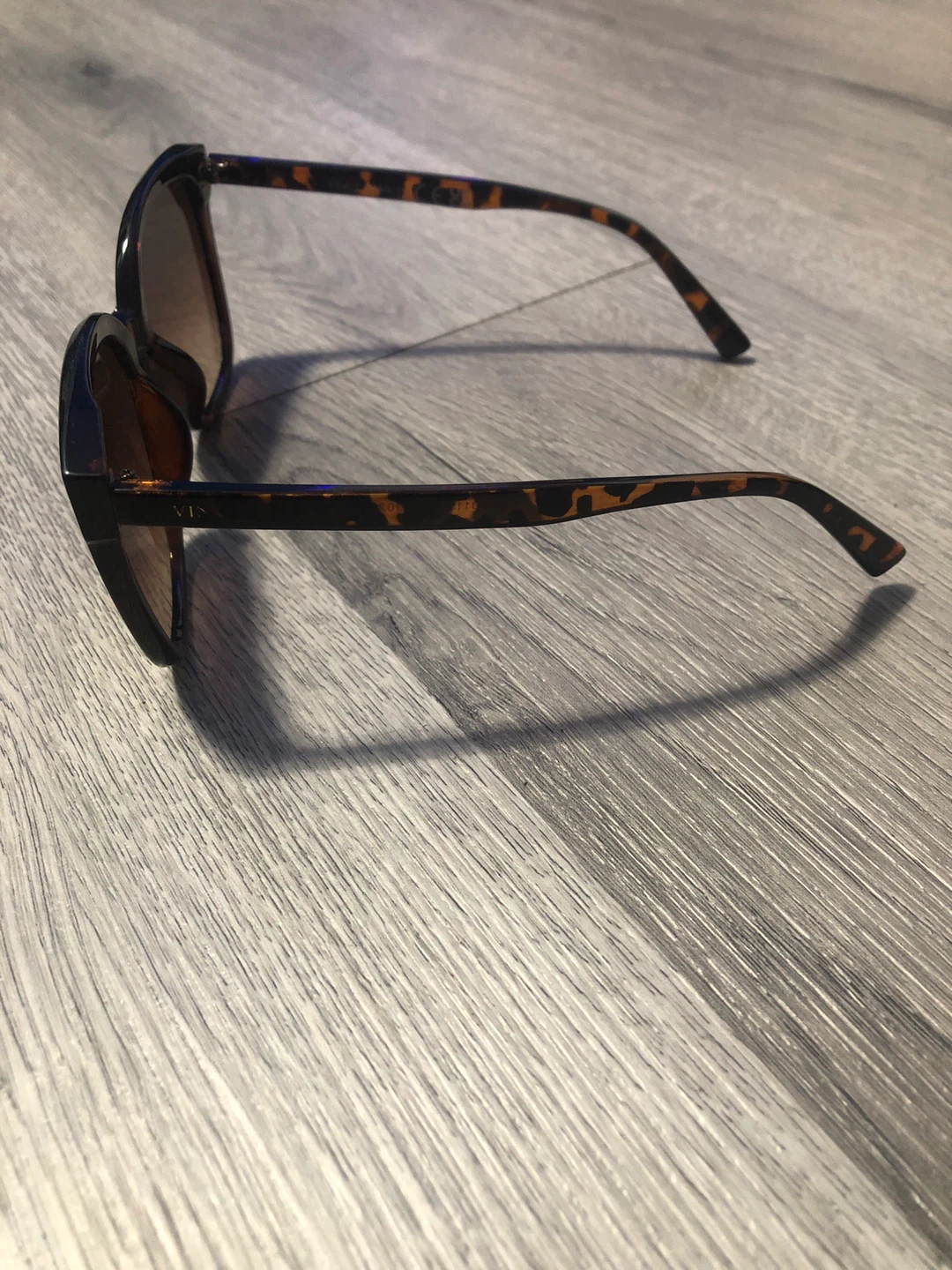 Vince Camuto Sunglasses - photo 2