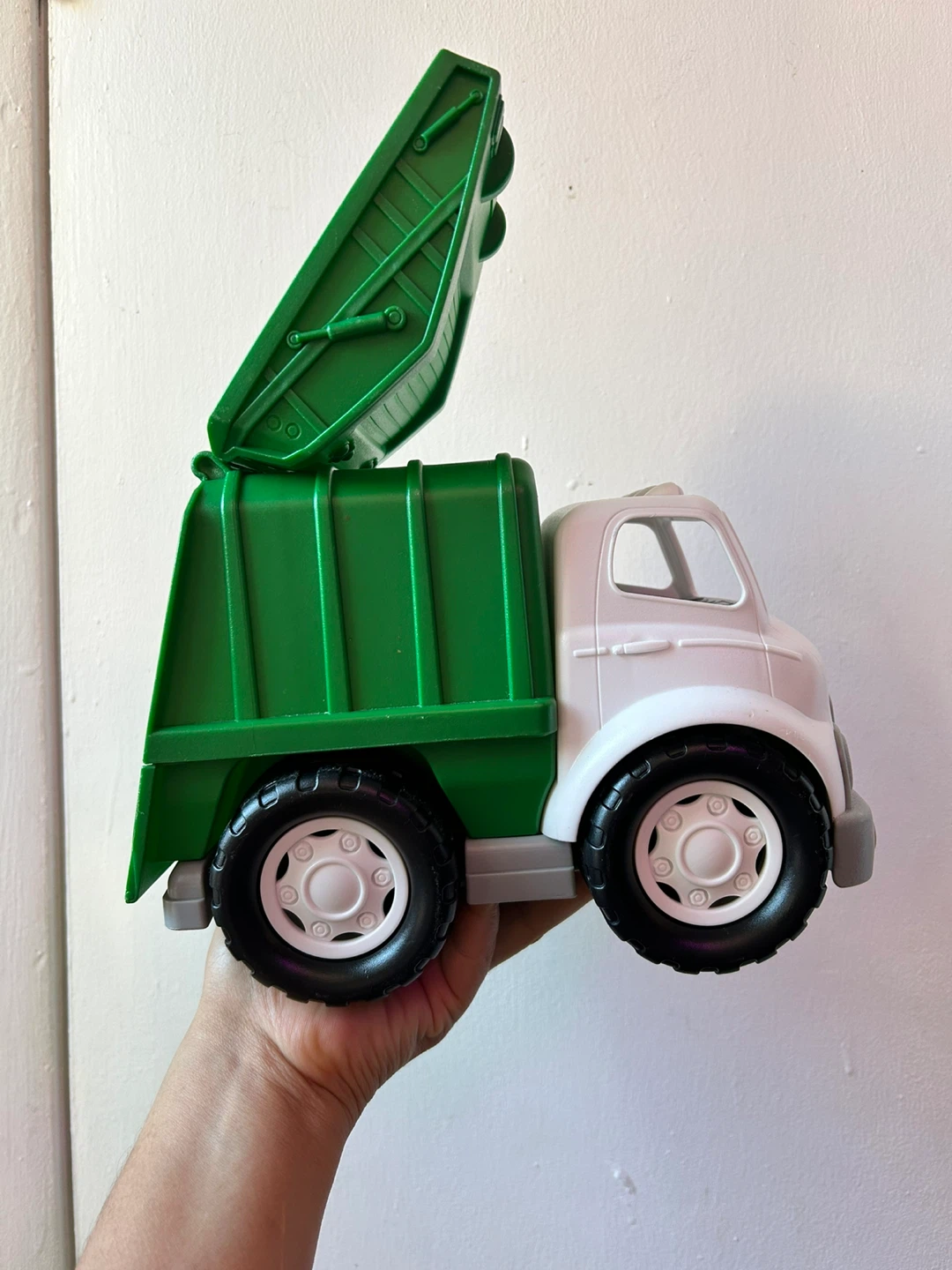 PLAY Eco-Friendly Garbage Truck Toy - photo 2